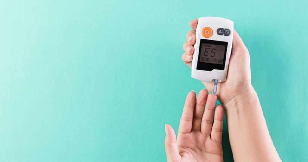 Sinais silenciosos de diabetes com fundo de elementos relacionados à saúde