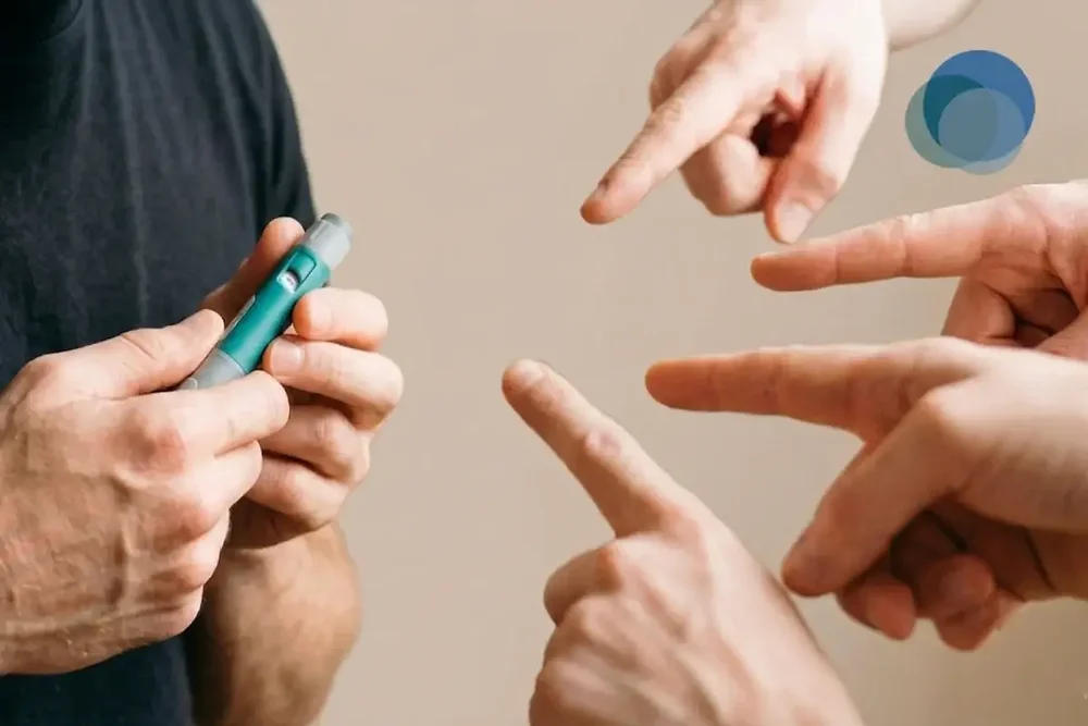 Mounjaro, medicamento para diabetes tipo 2 e perda de peso, ilustrado com gráficos sobre mitos e verdades.